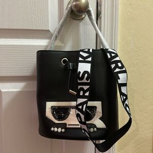I selling Karl lagerfeld Maybelle Bucket bag black